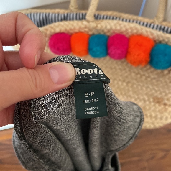 Roots jumper in size S - Picture 2 of 4